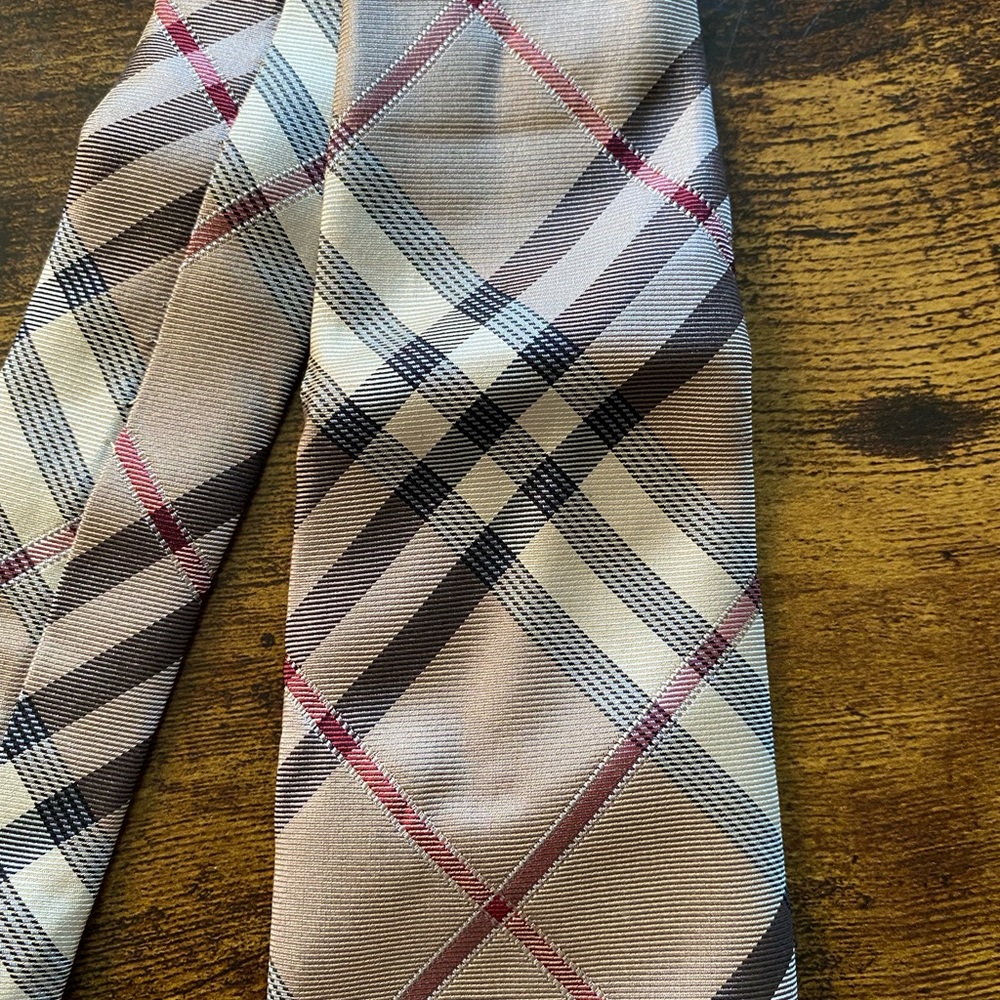 Burberry London men’s tie - Picture 8 of 11